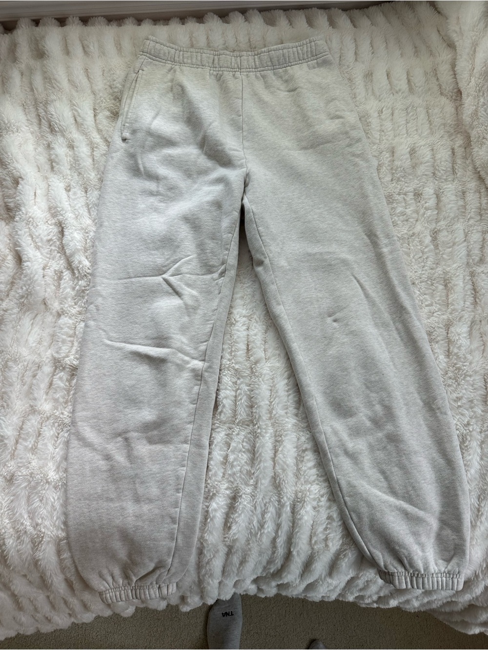 Aritzia TNA Cozy Boyfriend Joggers Size M